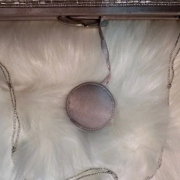 Beaded Valerie Stevens clutch - Picture 6 of 9